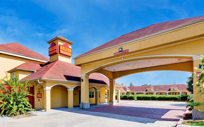 Capital O Deluxe Inn Channelview Houston I-10