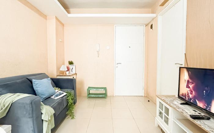 Good Deal Homey 2BR Apt Bassura City By Travelio