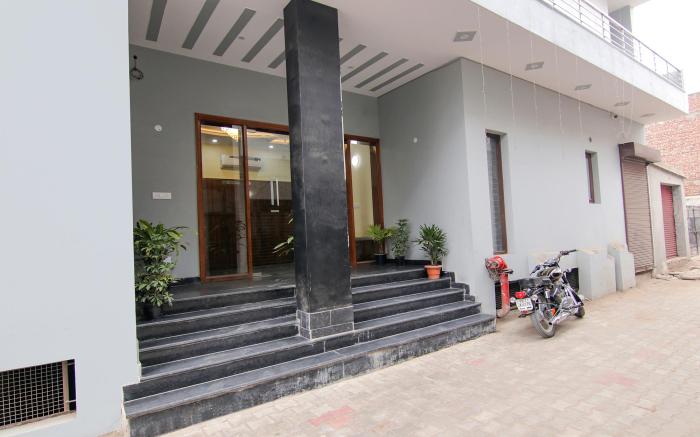 FabHotel Moon Trip - Nr MAX Hospital