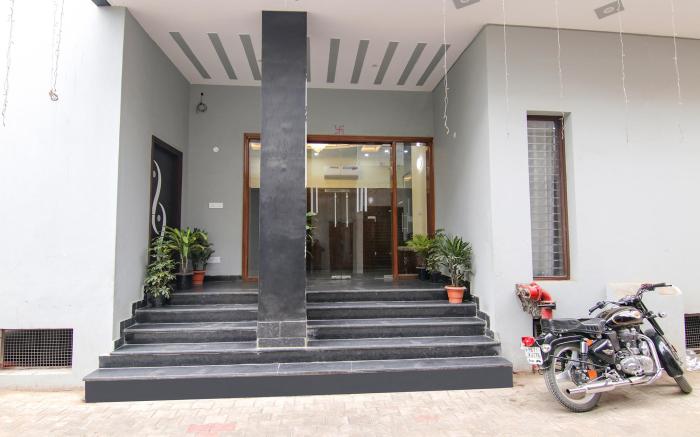 FabHotel Moon Trip - Nr MAX Hospital