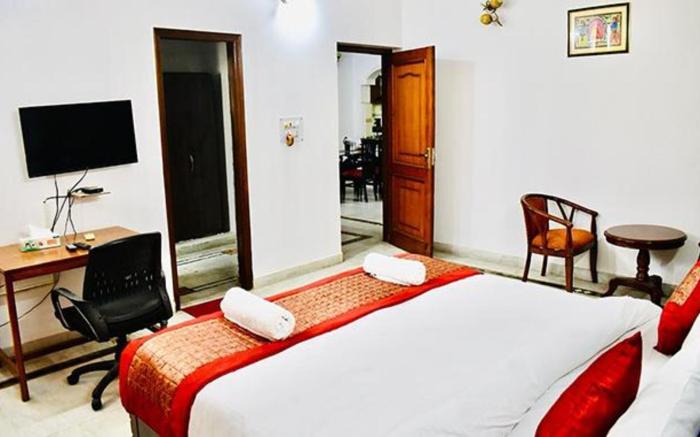 FabHotel Noida Dreamz