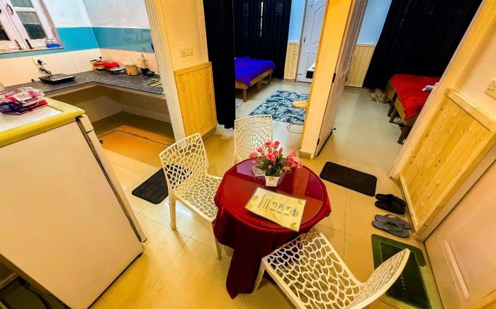 Near Sahastradhara 1BHK · 2 King Beds| RobberCave