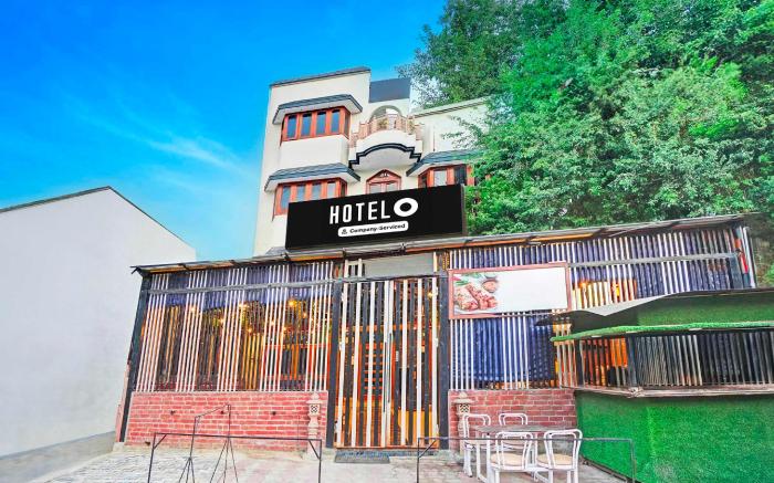 Hotel O Mathura Near Railway Station