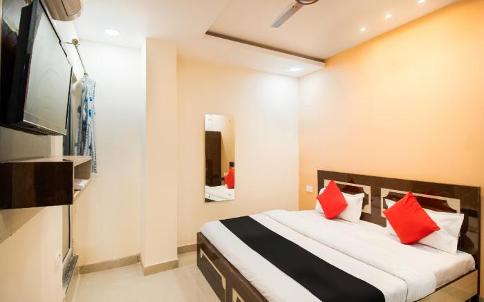 HOTEL O RADHIKA PALACE