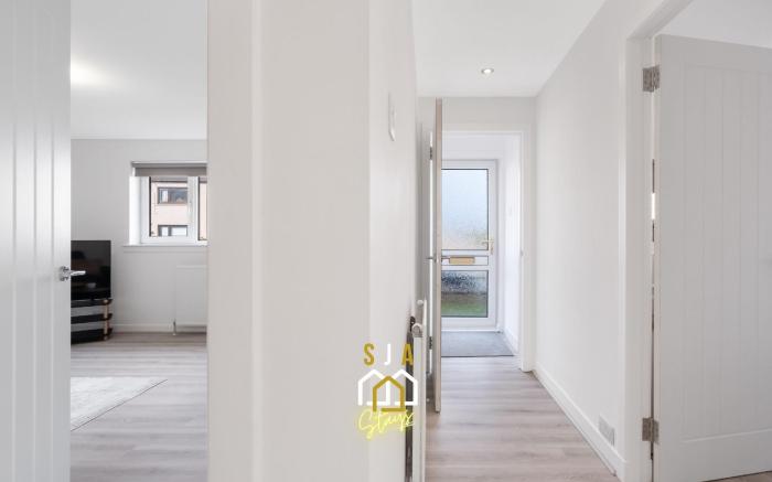 Forrest Road Stay - SJA Stays - Modern 2 Bed Apartment