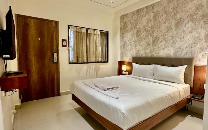 Hotel StayBird - Cove, Kharadi