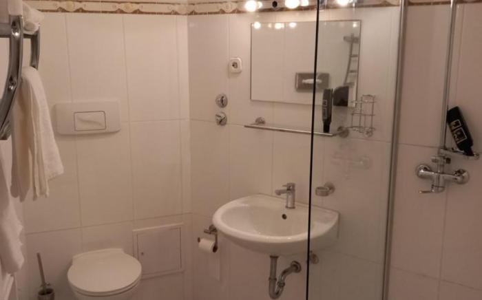 Hotel Hafez-Deluxe Doubleroom with Balcony 301