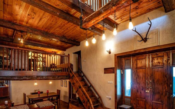 Old World Orchard Retreat|4BR Kotkhai by Homeyhuts