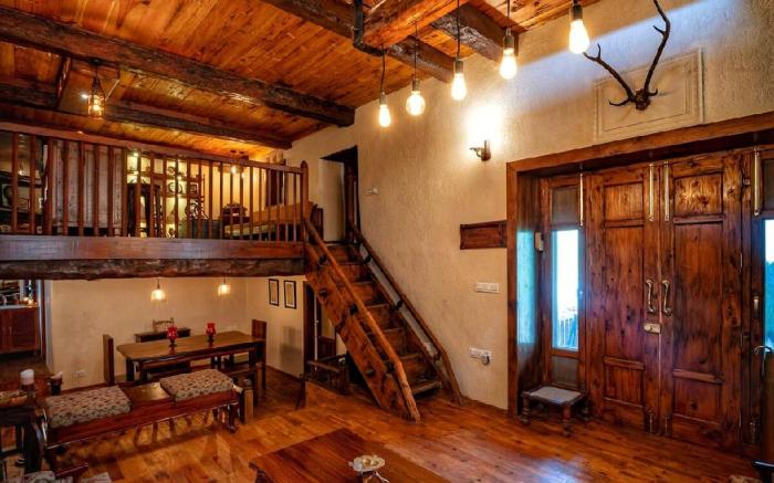 Old World Orchard Retreat | 2BR | GF by Homeyhuts