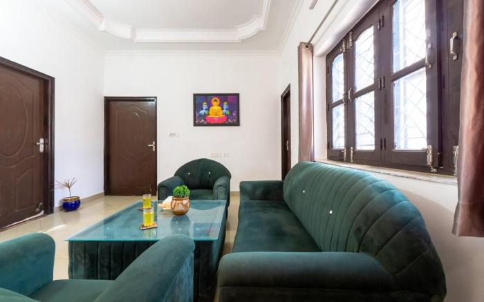 Cozy Nest | AC Twin King | 1BR |FF| by Homeyhuts