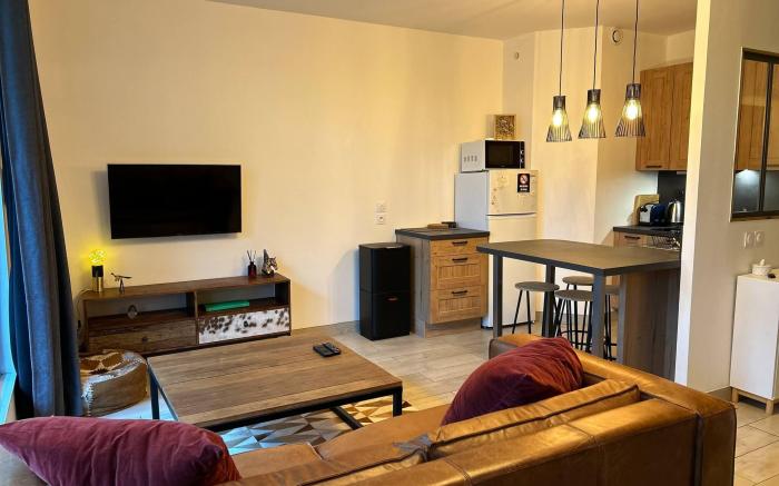 Peaceful haven with garden and parking in Chantilly