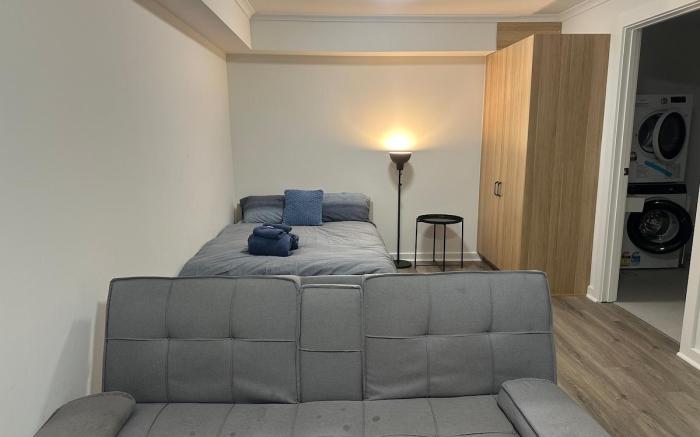 Studio w Kitchen & Bathroom in Adelaide｜3 People