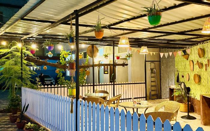 The Gulmohar Inn