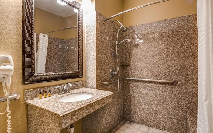 Best Western Plus Heritage Inn