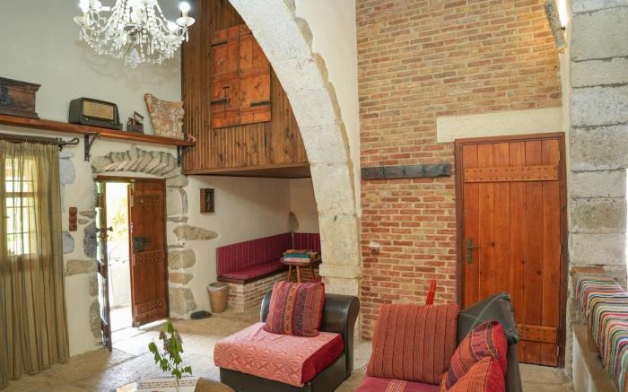 Stone-Built Traditional Villa with Pool in Sfakia