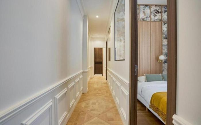 Apartment on the Champs Elysees