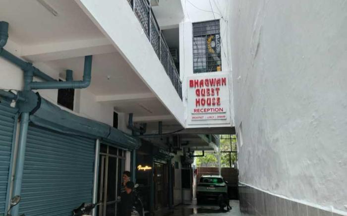 Hotel O Dehradun Central Railway Junction Formerly Bhagwan Guest House