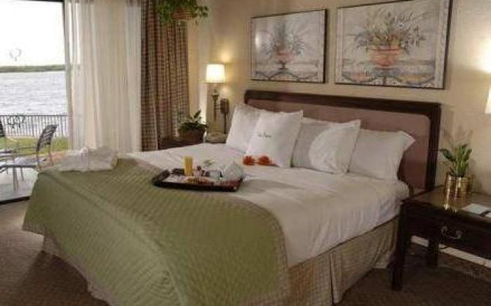 DoubleTree by Hilton Tampa Rocky Point Waterfront