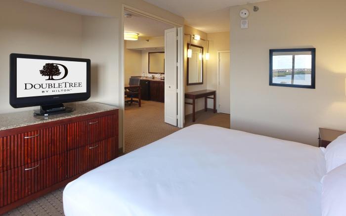 DoubleTree by Hilton Tampa Rocky Point Waterfront
