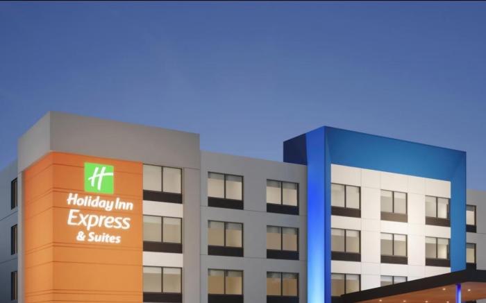 Holiday Inn Express & Suites Huntsville Northeast