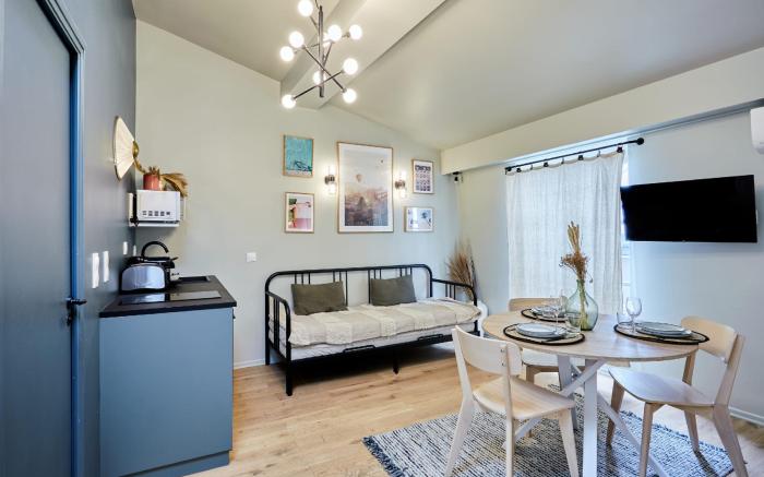 Charming  Studio Center of Paris with AC