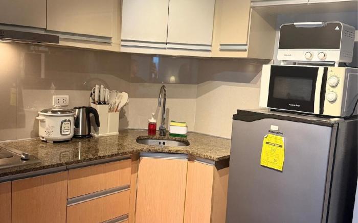 Walk to NAIA 3 | Airport View