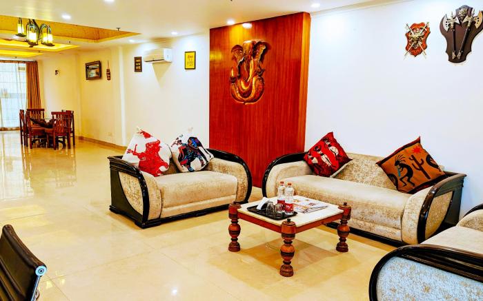 Hotel Moon Taj Near Yashobhoomi Convention Centre