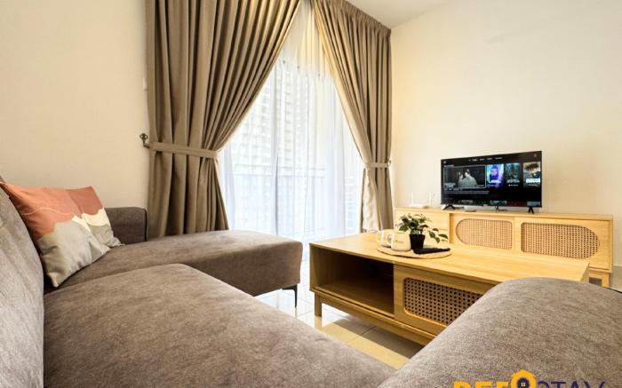 Nilai | Youth City Pool View WIFI Netflix 6PAX