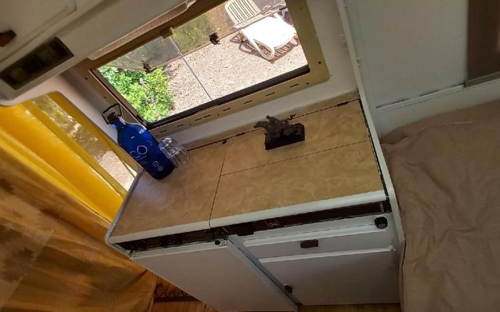 Pauls caravan for 4 - See the horses from your bed