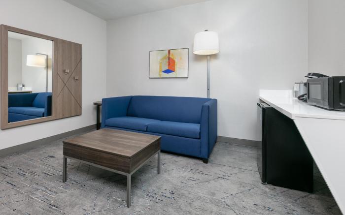 Holiday Inn Express Hotel and Suites Dallas Park Central Northeast By IHG