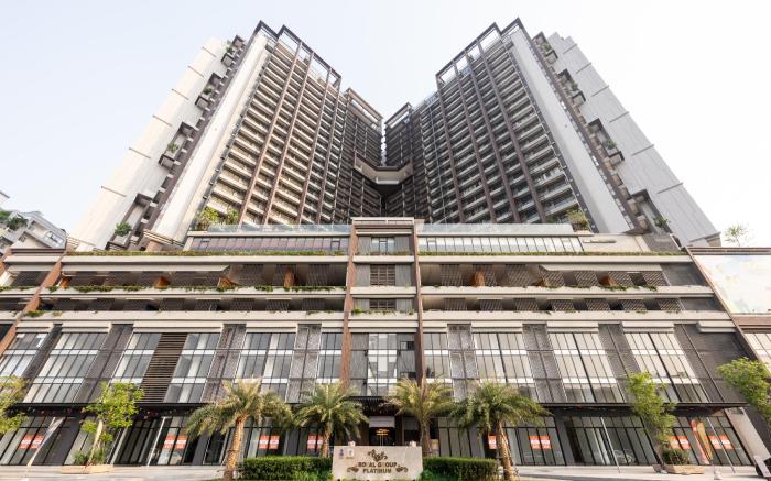 Cozy Studio unit @Royal Platinum Condo by Soben