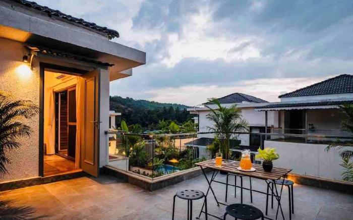 Amrao - A Lindsay Manor
