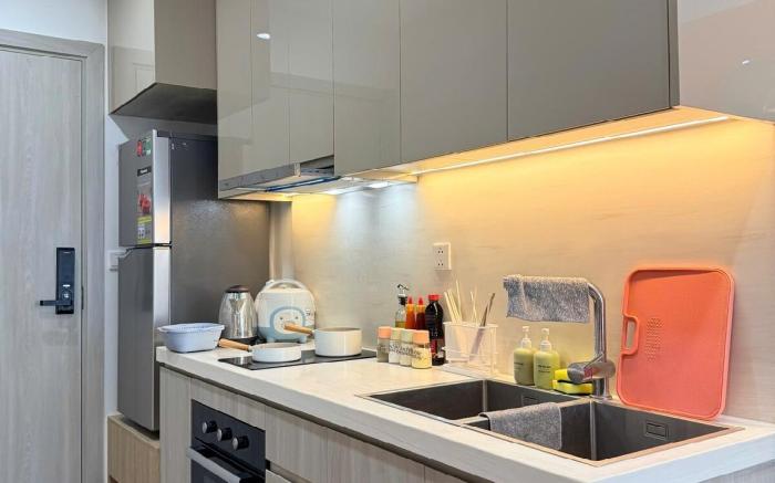 Luxe Suite - Rooftop Pool & Private Gym in Hanoi