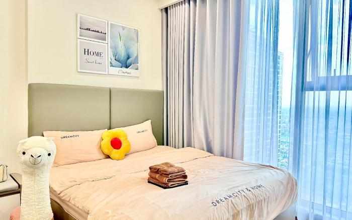 Lux Suite - Free Pool & Gym, Vinhomes Smart, Hanoi