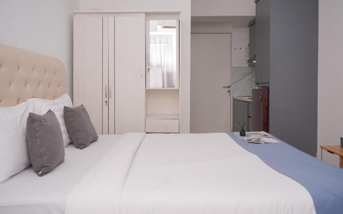 Simple Studio Room Urbantown Serpong By Travelio