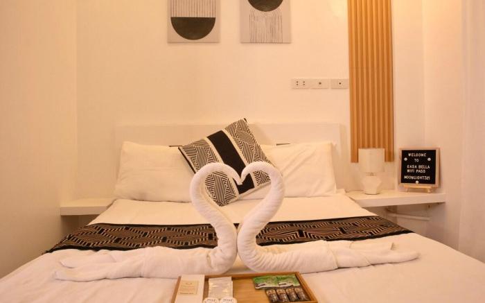 Deluxe Room 103 w/ Private Balcony