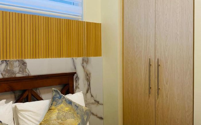 * * 41 Minimalist Cozy Suite