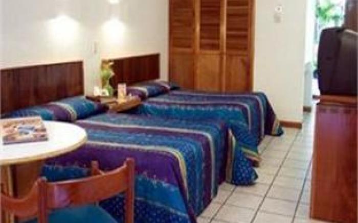 Costa de Oro Beach Hotel