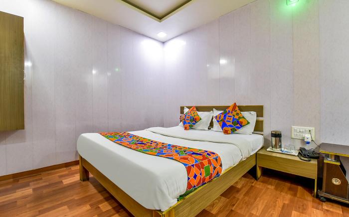 FabExpress Relax Inn