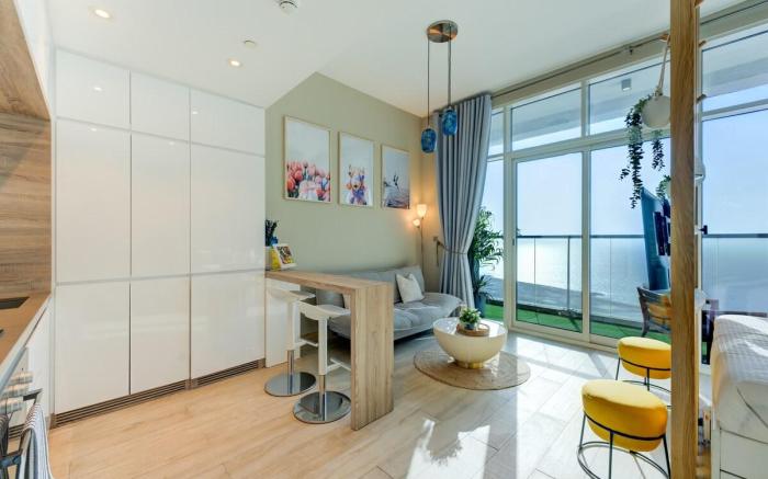 New! Stunning sea view studio | Balcony | Pool