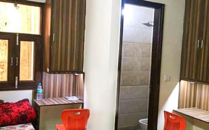 Flexibly Affordable Boys Hostel in North Delhi