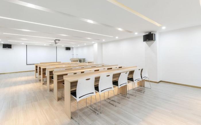 MQ Hotel (Chengdu Kuanzhai Alley Kuixinglou Street Branch)