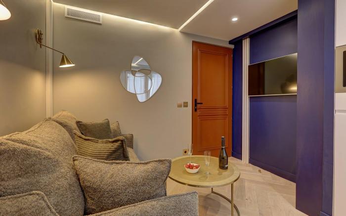 Superb AC Apartment  Champs de Mars Eiffel Tower