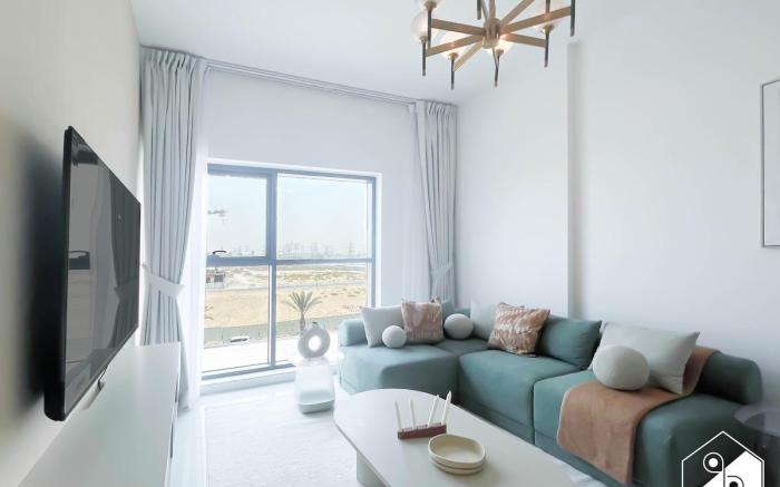 Bright 2‑Bed Family Home: Pool, Gym & Kids Play