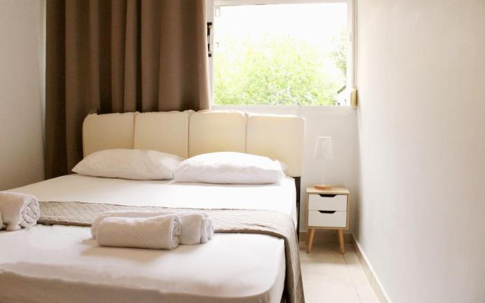 Modern 1BR/Balcony /Netflix/ Public Transportation