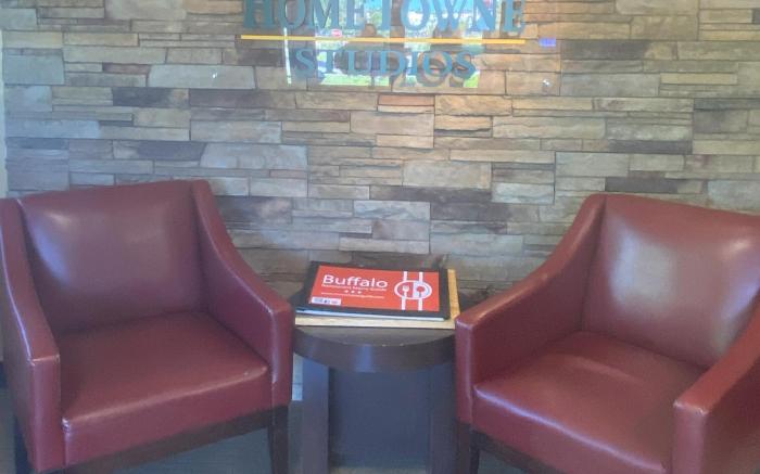 HomeTowne Studios by Red Roof Buffalo - Niagara Airport