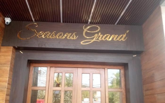 Hotel Seasons Grand
