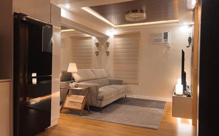 Modern 2BR | 60" TV | Stream & Comfort w/mini KTV