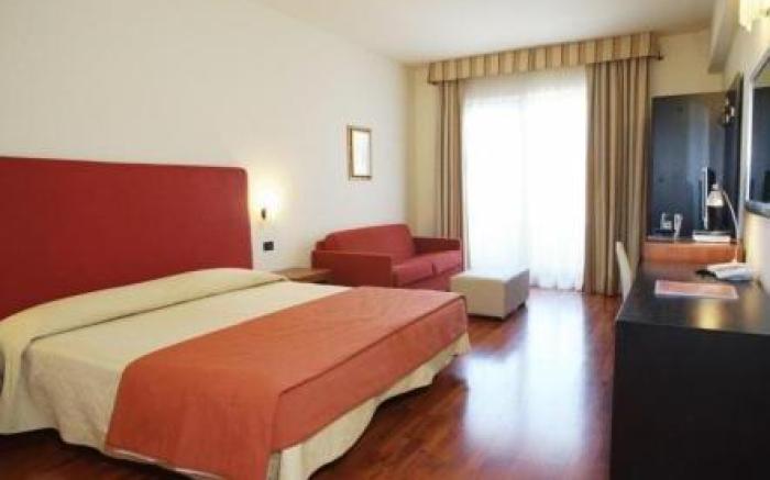 Hotel Cristallo di La Rosetta Srl