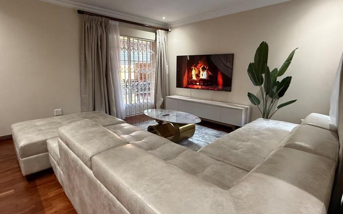 5BR Luxy Home w/Pool & Generator